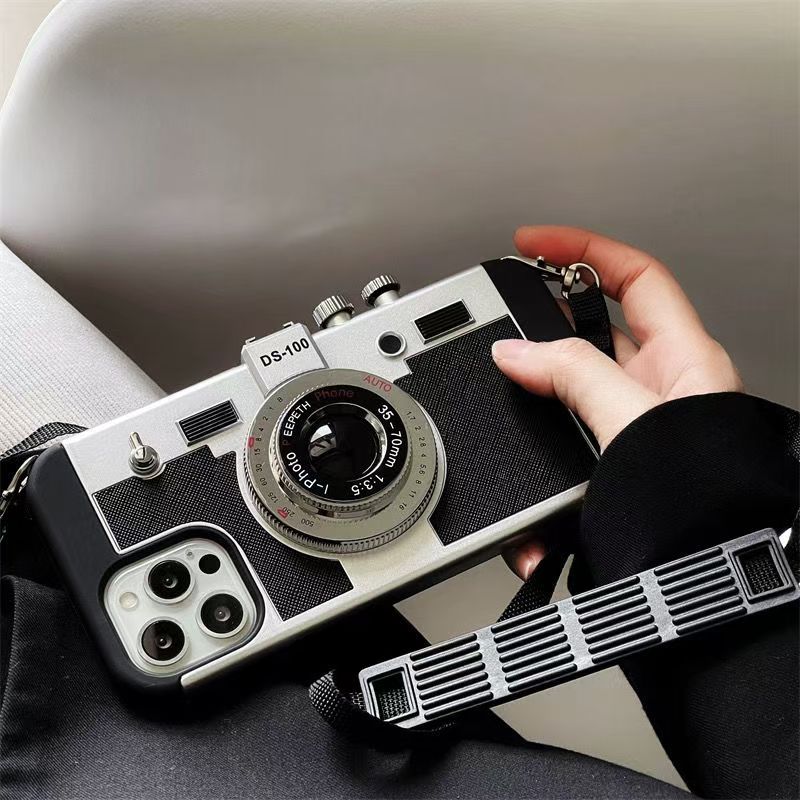 Capture the Past: Retro Camera Phone Case 📸